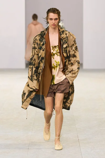 Look 45